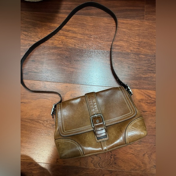 Coach Purse Women Brown Leather Hampton Buckle
Flap Crossbody Shoulder Bag 11196 - Picture 1 of 11